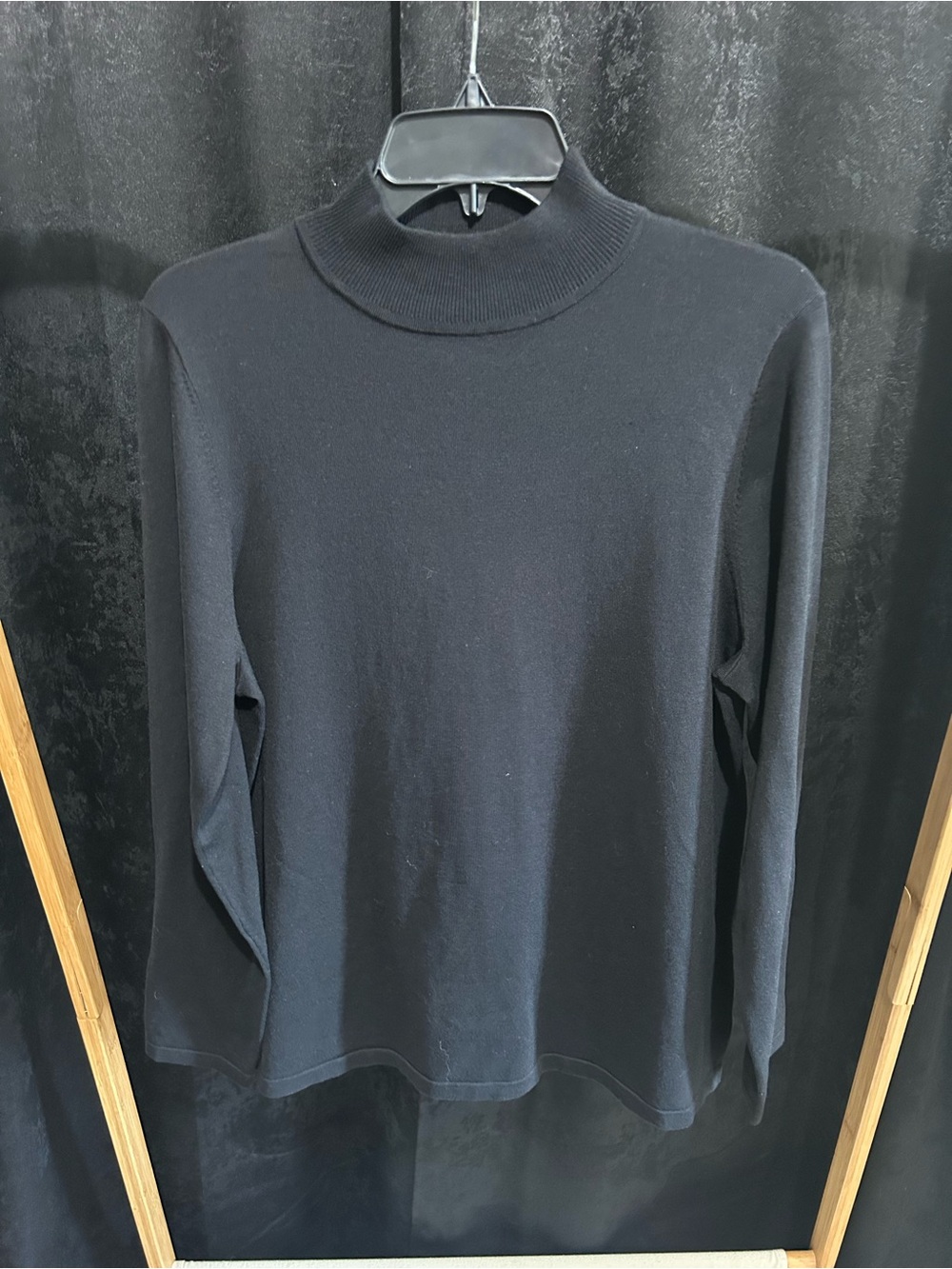 Pendleton Black Mock-Neck Long-Sleeve Tee